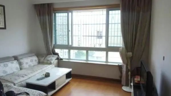 价格|52次举牌，14人激烈争抢！杭州丁桥那套“凶宅”刚刚法拍成交，价格太出人意料