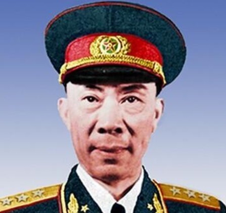  当年|当年他只是周士第的一个小排长，28年后周士第成上将，他却是大将