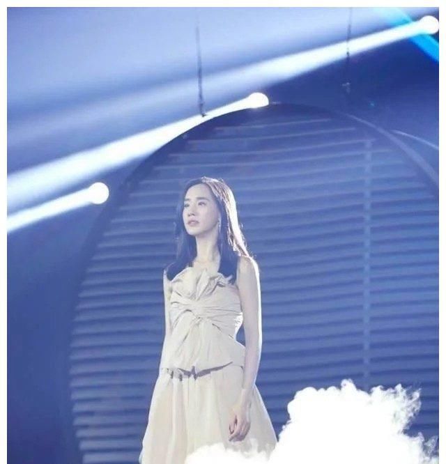  淘汰|《浪姐》冲浪榜单出炉, 万茜只第二, 第五名被淘汰, 第一出乎意料