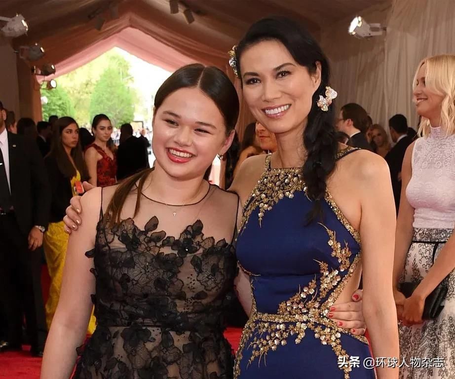  格蕾丝|女儿躺赚270亿，邓文迪成最年轻亿万富翁？