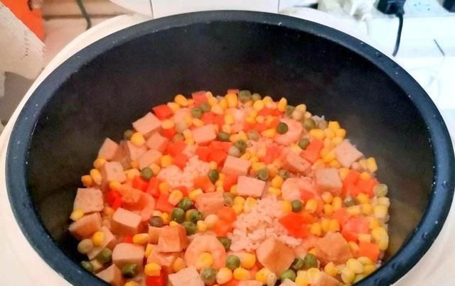 焖饭|美味推荐,炒西瓜皮,蒜蓉油麦菜饭,红烧荷包蛋,虾仁焖饭的做法