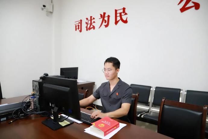 法院|法官看法官 | 奋斗正当时!以青春书写法院新篇章!