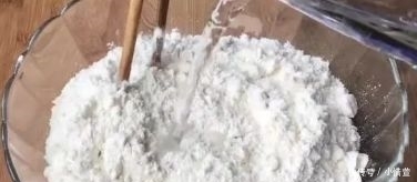 做法|茄子别直接炒着吃了,教你一个新吃法,做法简单味道足,比肉还香