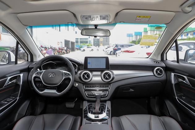 绅宝|最新资讯！月薪5千买它不眨眼！ 帝豪 vs 绅宝D50