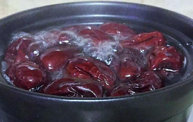 好喝|红枣南瓜汤这样熬才好喝,秋老虎再热都不怕,喝一碗补充能量