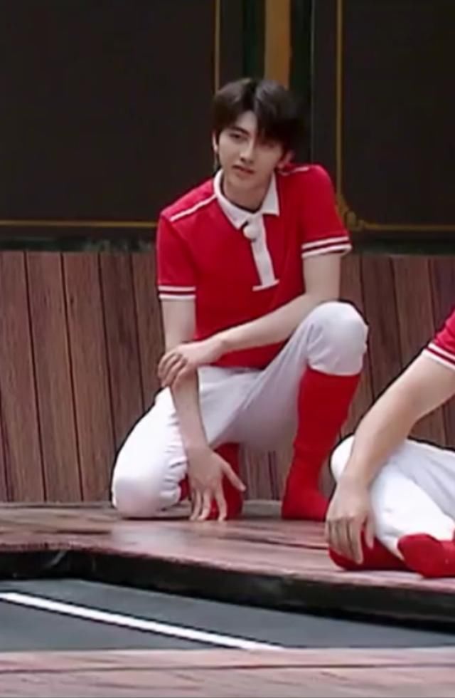  蔡徐坤|200722 蔡徐坤《奔跑吧》预告出炉 白马王子&出浴美男给你视觉暴击