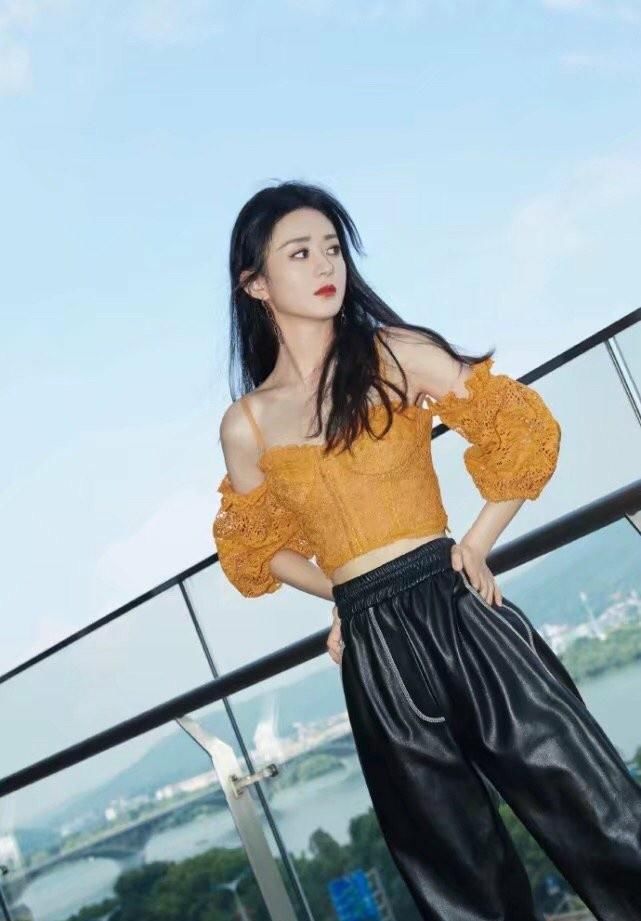  刘宇宁|《中餐厅》发布会无修图公开，黄晓明赵丽颖刘宇宁同框赵丽颖无修图白到发光