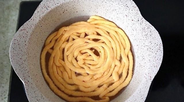  适合|面条这样做，超级软烂，没牙的宝宝也能吃，适合8个月以上宝宝