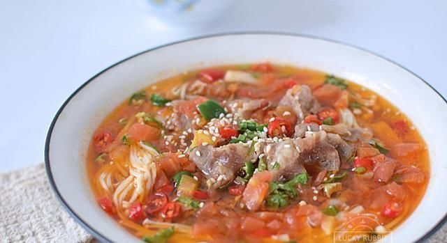 只敢|一周只敢吃一次的下饭菜,酸辣鲜爽,每次只烧一大碗,多了会吃撑