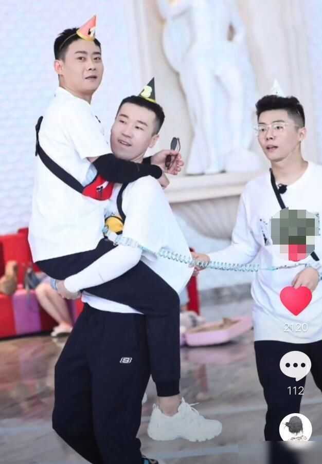 杨九郎|德云社团综上海开录，杨九郎拖家带口上线，张云雷已在赶来的路上