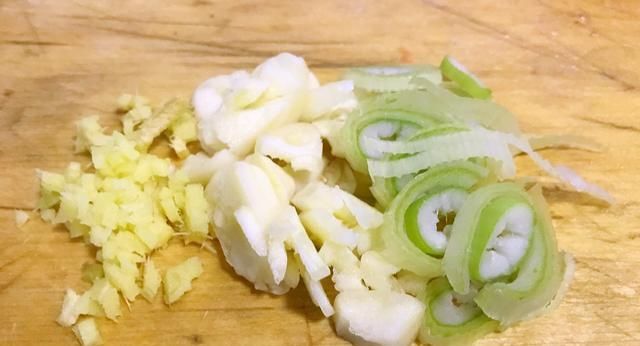 儿子|花菜就这样吃,夏天清淡还有营养,我儿子点名要吃的菜