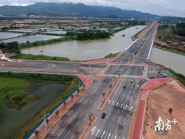  报记者|图集｜小金河大道主线通车，“两环八射”布局加速