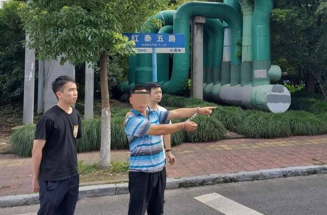  自首|逃亡21年杀人犯被抓，称晚来几年会自首，在等大儿子大学毕业