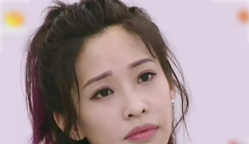  袁咏琳|袁咏琳手机掉进厕所有多难过？看她表情就知道，宁静的反应亮了