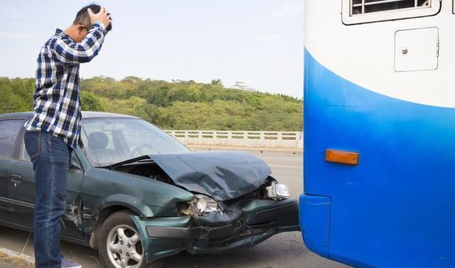  算是肇事|司机“逃离”事故现场，这样解释，都不算肇事逃逸