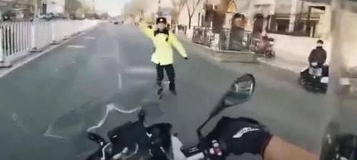 机车|还记得向警察竖中指、发抖音的机车男吗？法院宣判了！