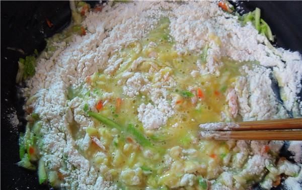  将胡萝卜|入秋后最爱这道菜，5元钱炒一大盘，晚餐吃它身材好！