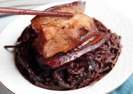  扣肉|豇豆吃不完别扔了，晒干做扣肉，味道好还下饭，不输梅菜做的