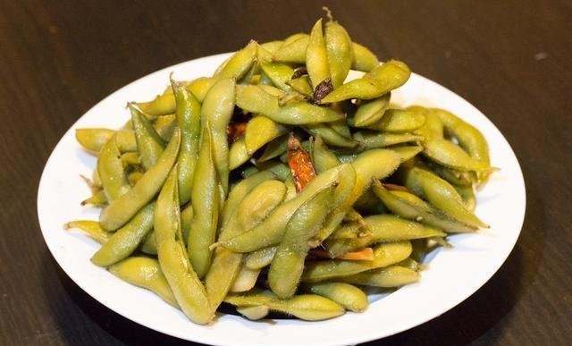 亲戚|周末亲戚来家里吃饭,弟媳下厨做了11道菜,大伙吃了一锅米饭