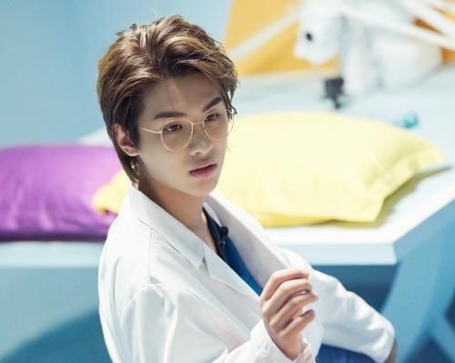  抹脏|黄明昊的脸被NPC抹脏，杨幂默默做的动作太暖心