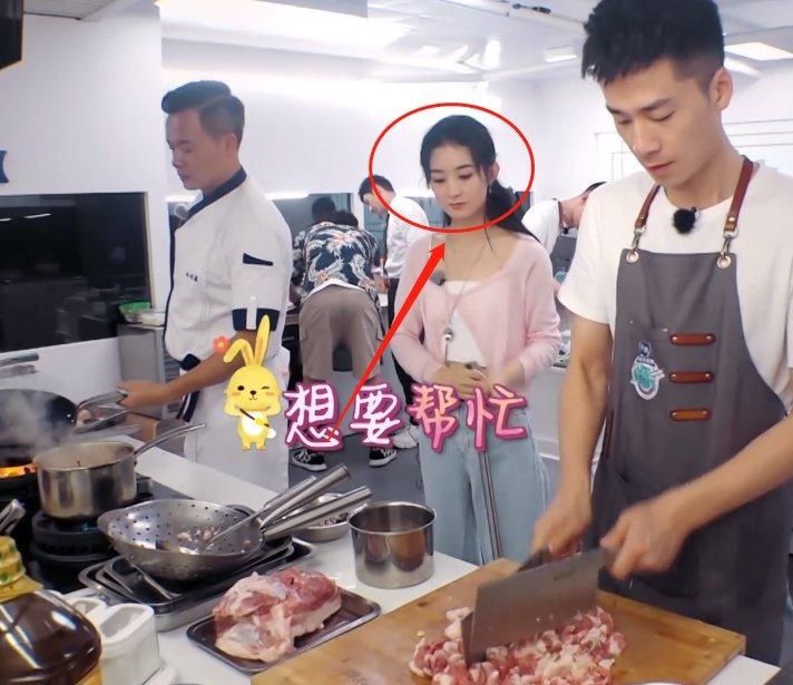  看清|有种“项链”叫赵丽颖的勺子，看清造型后，才懂啥是女明星的体面