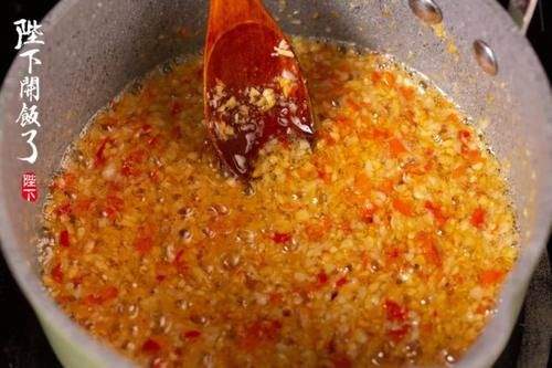  做饭|? 最不懂做饭的人也该学会的一道菜！！成菜超超超惊艳！4 块钱一盘的素菜，凭啥上桌秒光？！