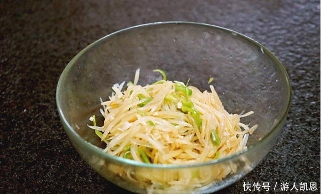 a1705|炒土豆丝虽然简单,这几个烹饪误区,不少人犯过,不爽脆