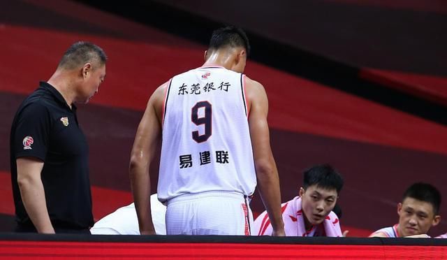  球队|首钢生死局遇难题！易建联伤愈即将复出，1主力恶意肘击或被禁赛