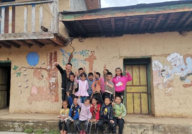  熊洞|从爬着上学到站立支教 专访凉山小伙熊洞：在梦开始的地方，像一盏灯照亮村庄