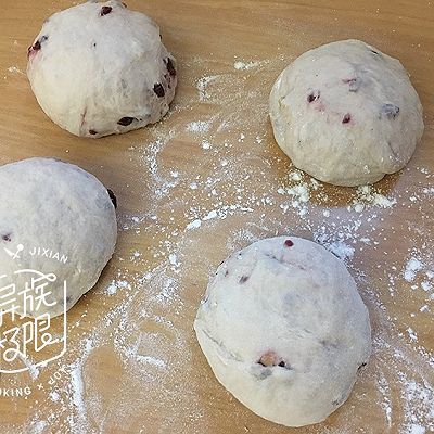  蔓越|蔓越莓鲜葡萄汁软欧包