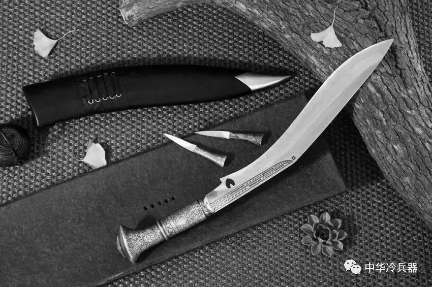 战场|从古代的战场利刃,到现在的杀伐利器,传统刀剑和现代短刀,你更喜欢哪种?