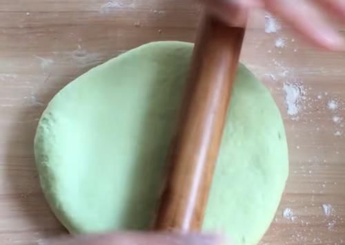  黄瓜|居家自制黄瓜宽面，弹软筋道，简单好吃，老少皆宜的家常美食