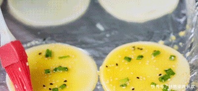  薄脆|饺子皮学会做成小零食，喷香薄脆，花钱不多，比麻花油条还好吃