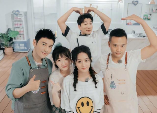  成员|赵丽颖因扒拉菜被批，中餐厅两位成员为她发声，黄晓明太令人感动