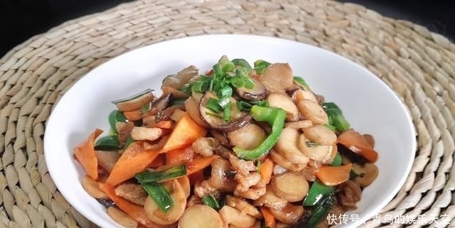  鲜香|杏鲍菇别直接下锅炒,多加这1步,脆嫩爽滑、鲜香入味,比肉都香
