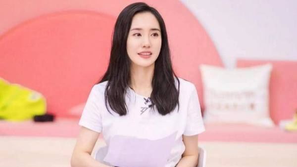  出乎意料|《乘风破浪的姐姐》冲浪榜再更新, 万茜跌出前三, 榜首出乎意料!