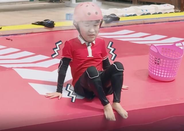  宛如|《奔跑吧》迎来史上“最矫情”男嘉宾，全程娇羞宛如弱女子，导演都无语了