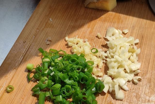 不腥|鲜嫩不腥的白灼虾,海边人都这样做,简单实用看一眼就会