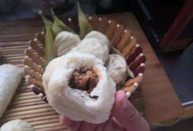  包子|蒸梅干菜包子，铺一层它，更清香，香味独特，滋味鲜美，开胃