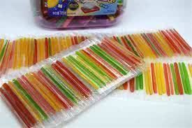 辣条|只卖“1角钱”的5种零食,赌100袋辣条,全吃过的孩子都上学了吧