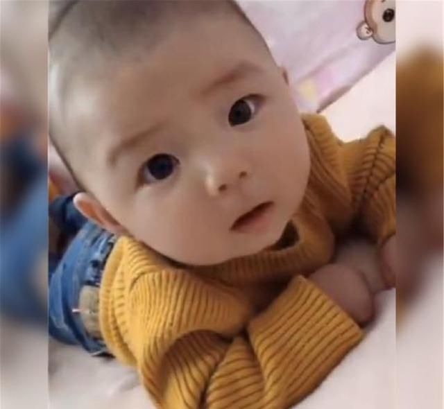 做法|5岁女孩被孕妇强制让座，宝妈做法很给力，网友：怼得好