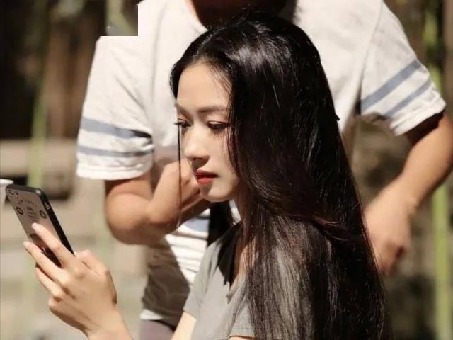  乘风破浪|《浪姐》未播已出翻版？拟邀嘉宾有何炅王一博，却被指无原版精髓