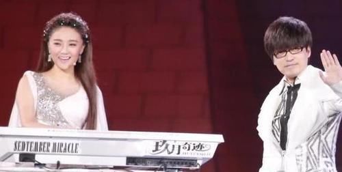  传奇|他们曾比凤凰传奇还红，却中途遭遇车祸，同患难后结为了夫妻