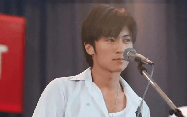 单枪匹马|当年单枪匹马与四大天王争人气,那时候的谢霆锋到底有多火?