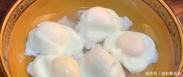 荷包蛋|水煮荷包蛋,总有白沫还会散?只要在水中加点这,个个圆嫩不散花