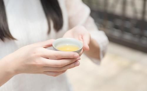  物质|常说喝茶利于健康，那么茶叶中到底是什么成分对人体好？