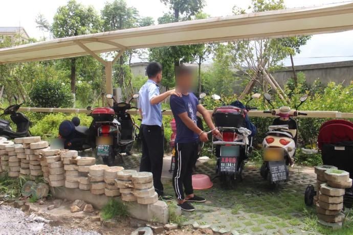 眼神|从“偶遇”犯罪嫌疑人到实施抓捕，中间只隔了一个眼神