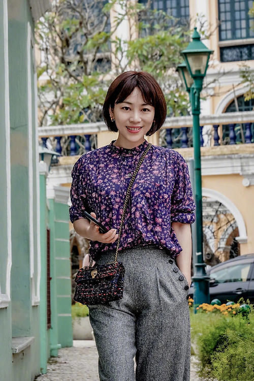 复旦|48岁主持人劳春燕生活照曝光,端庄大方被誉为“复旦才女”