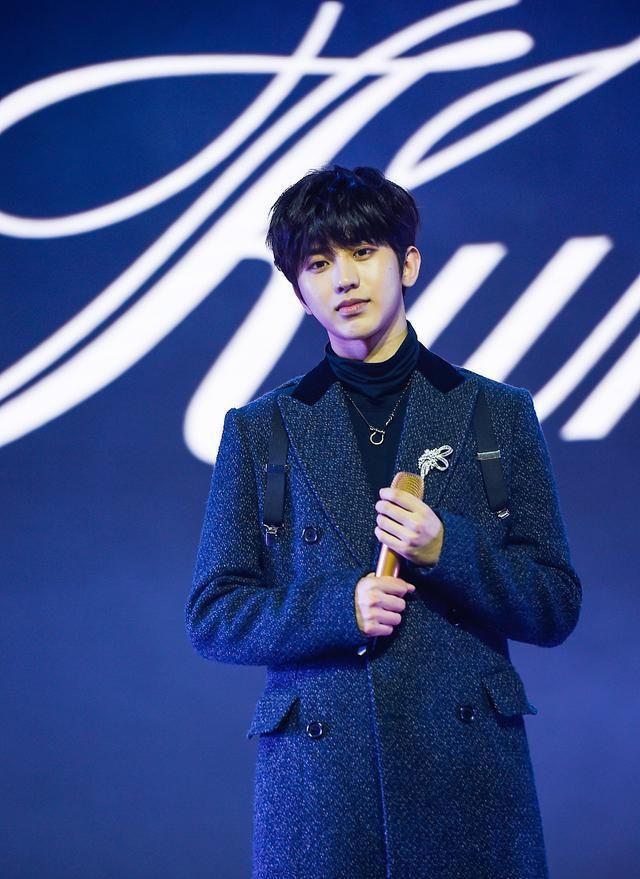 资源|参加完跑男，又来到了浪姐，蔡徐坤品牌新图公开，这资源太好了吧