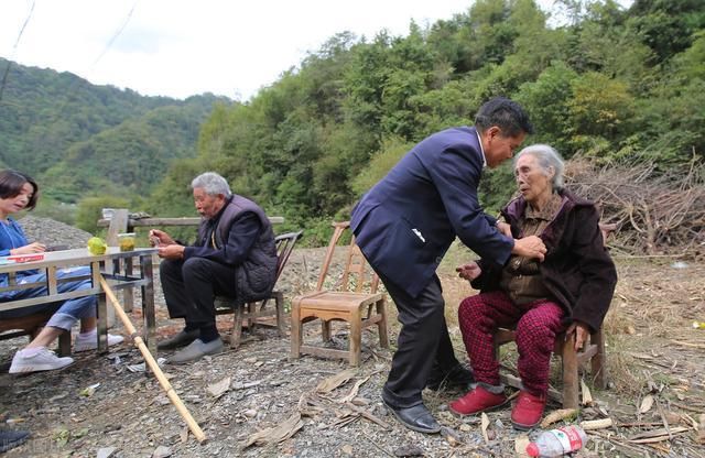 老人|三位老人的悲惨结局提醒大家：你年轻时有多蛮横，晚景就有多凄凉